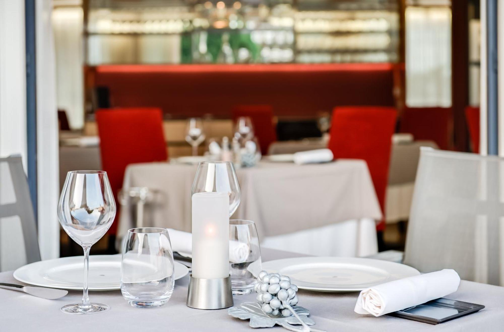 Hotel-Restaurant Le Chateau De Besseuil, Macon Nord - Teritoria クレッセ エクステリア 写真