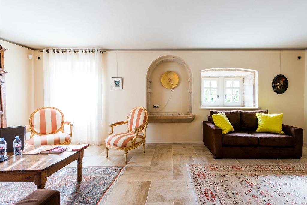 Hotel-Restaurant Le Chateau De Besseuil, Macon Nord - Teritoria クレッセ エクステリア 写真
